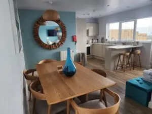 Hot tub residence dining area 