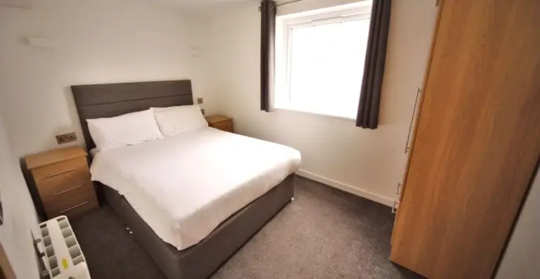 2 Bedroom Standard Pets Easy Access Double Room