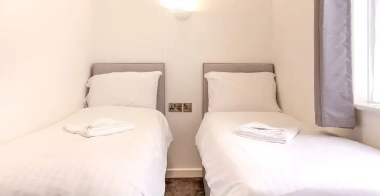 North Devon 2 Bedroom Standard Pets Easy Access Apartment Twin Room