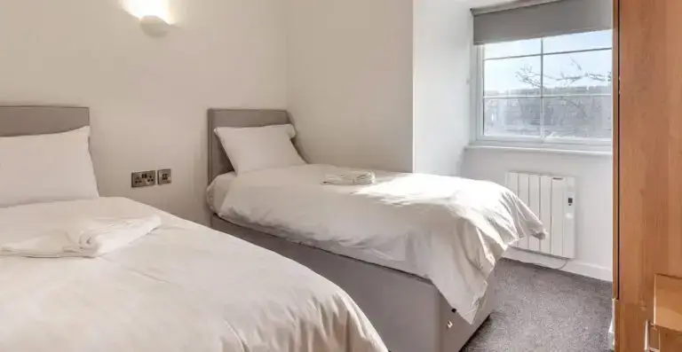 North Devon 2 Bedroom Superior Apartment Twin Room