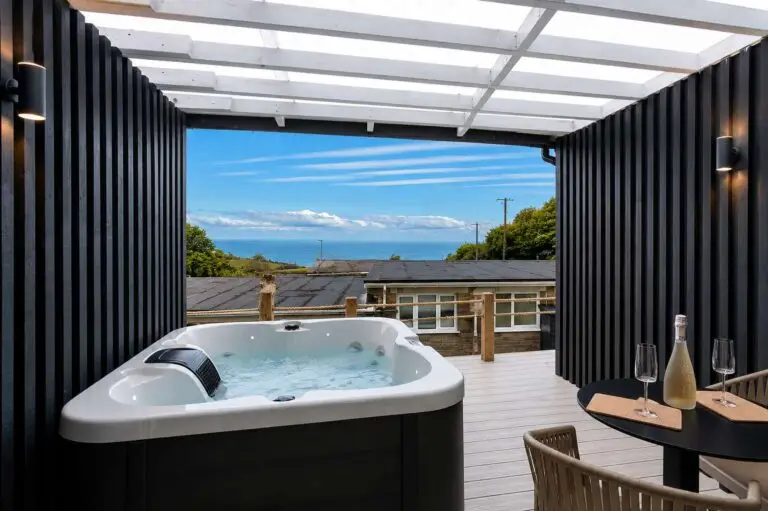 One Bedroom Vista Seaview Hot Tub "Model K” Main Image