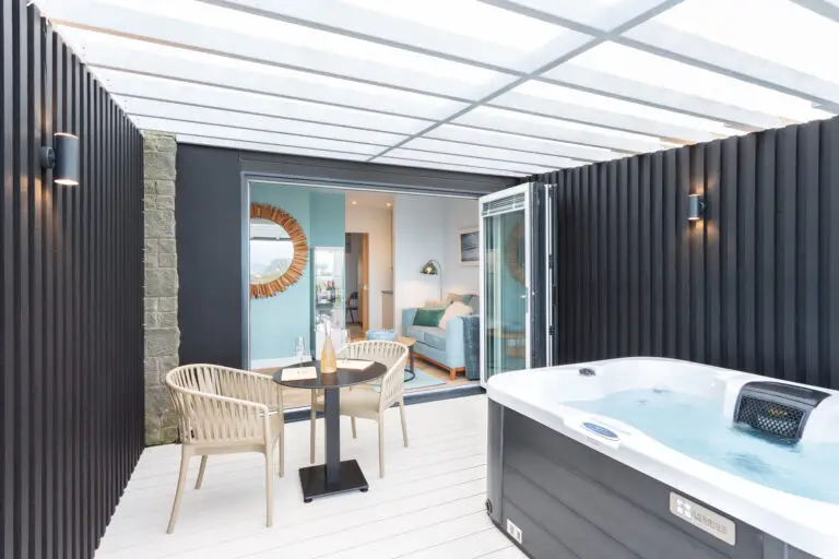 1 Bed Sea View Hot Tub Residence