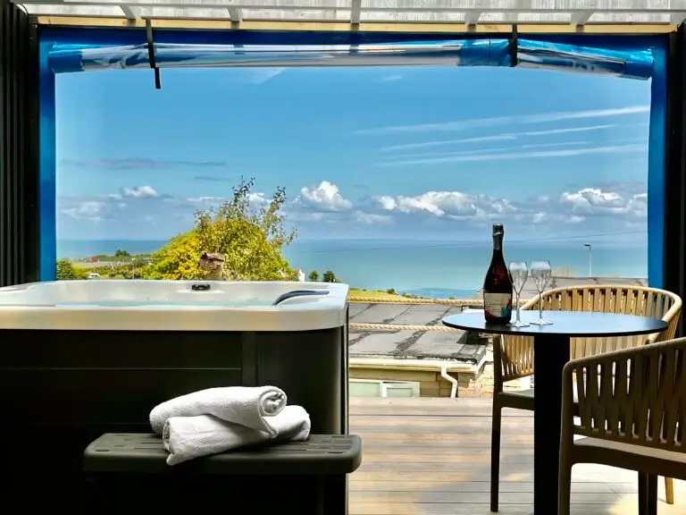 1 Bed Sea View Hot Tub Residence Deck