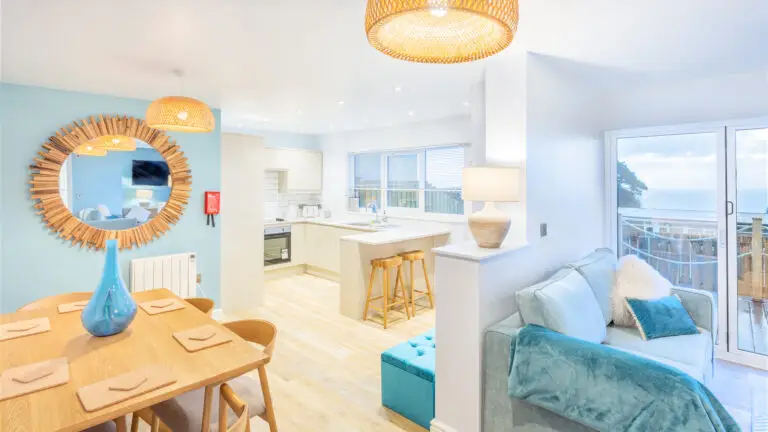 3 Bed Sea View Hot Tub Residence
