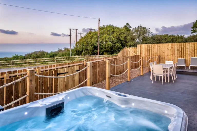 3 Bed Sea View Hot Tub Residence Deck